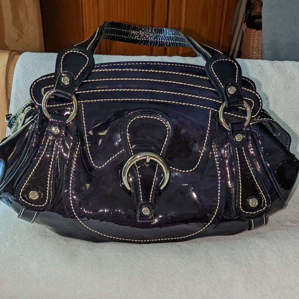 Francisco Biasia navy blue patent leather shoulder bag.